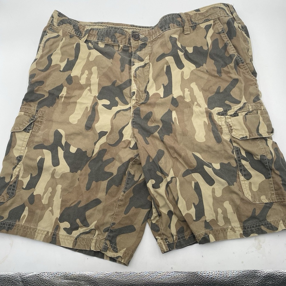 Izod Shorts Camouflage Camo Cargo Mens Size 40 Utility Hiking Fishing Relaxed